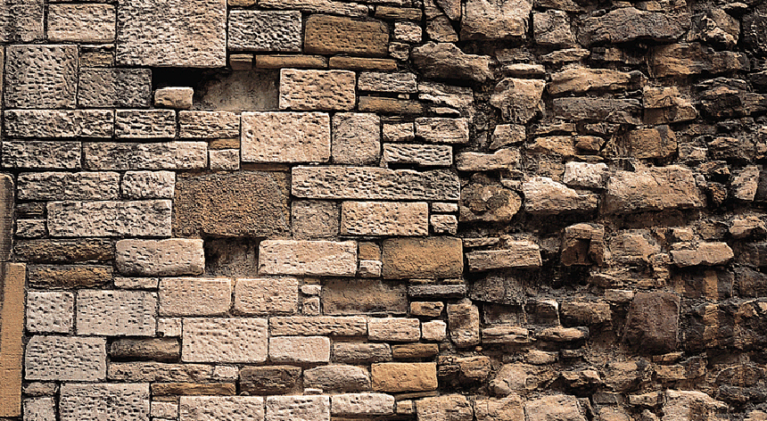 Pedra tallada i basta